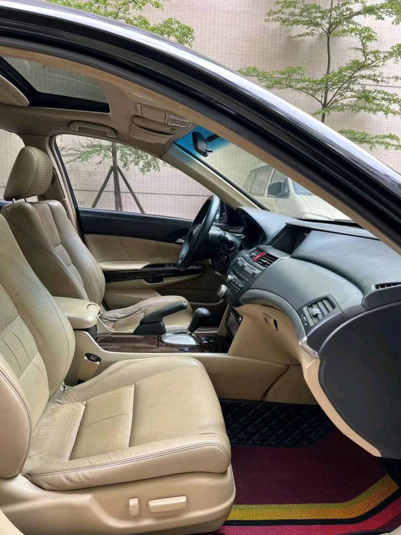 佛山10年本田雅阁7