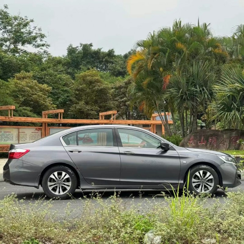 东莞14年本田雅阁7