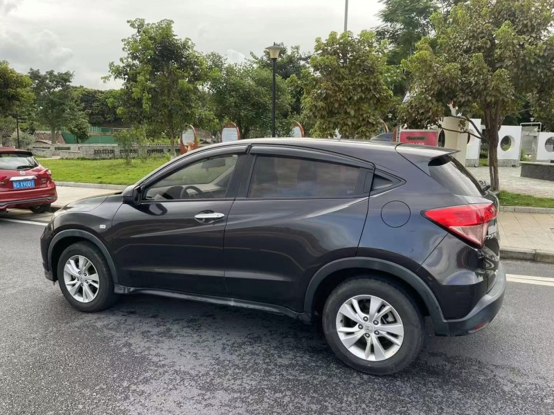 东莞18年本田缤智4