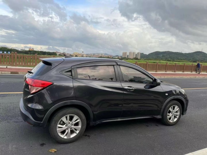 东莞18年本田缤智5