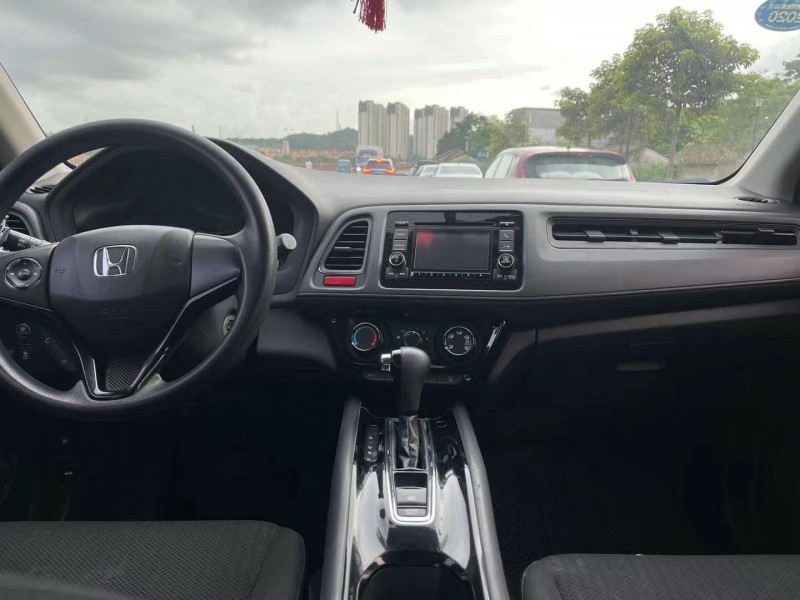 东莞18年本田缤智8