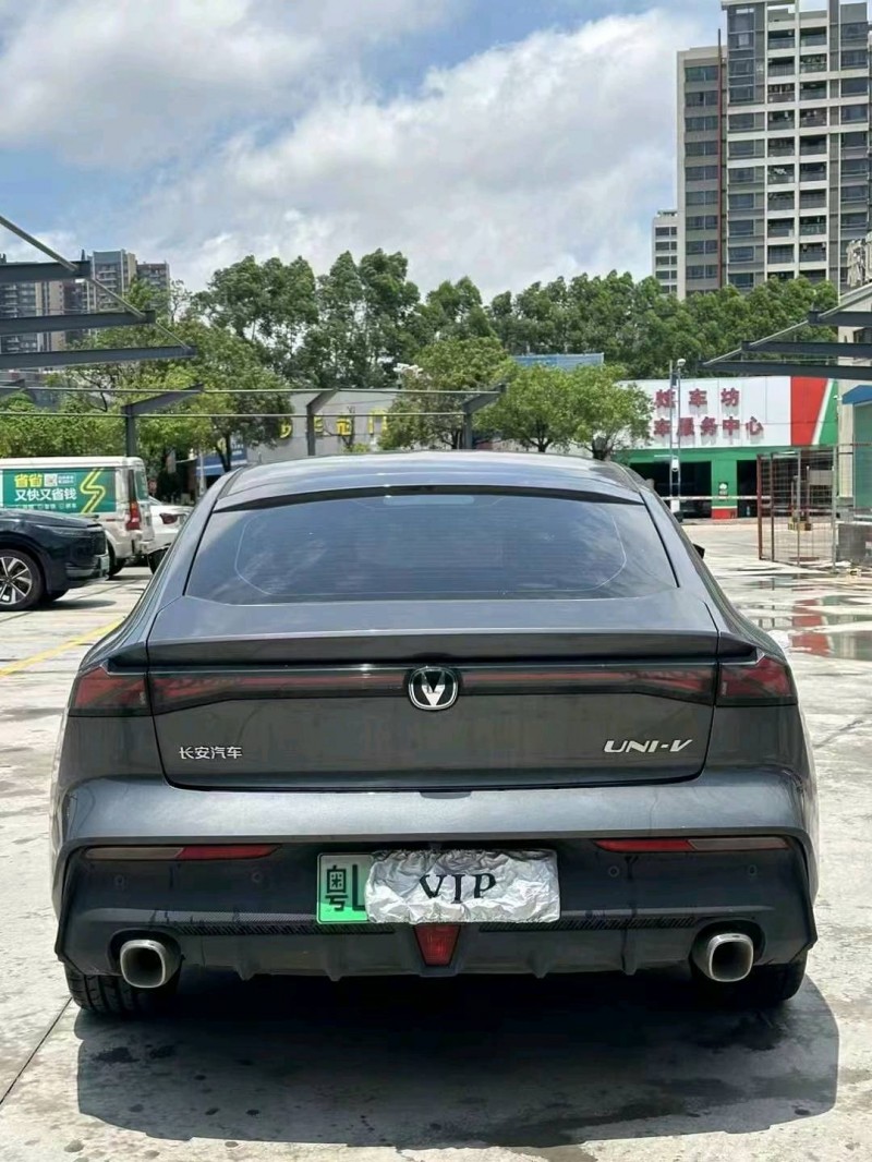 中山23年长安汽车UNI-V4