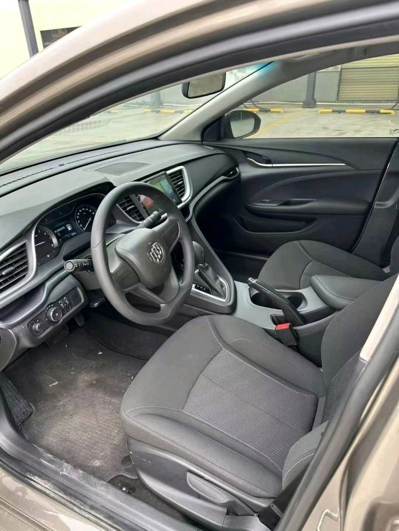 中山21年别克英朗4