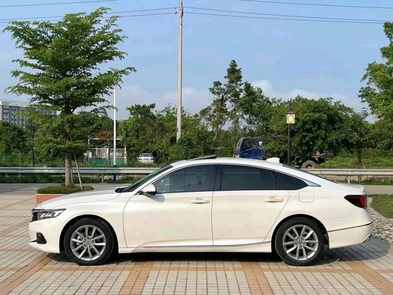 汕头21年本田雅阁3