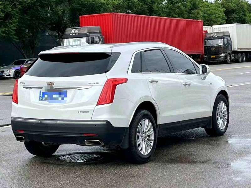 昆明16年凱迪拉克XT54
