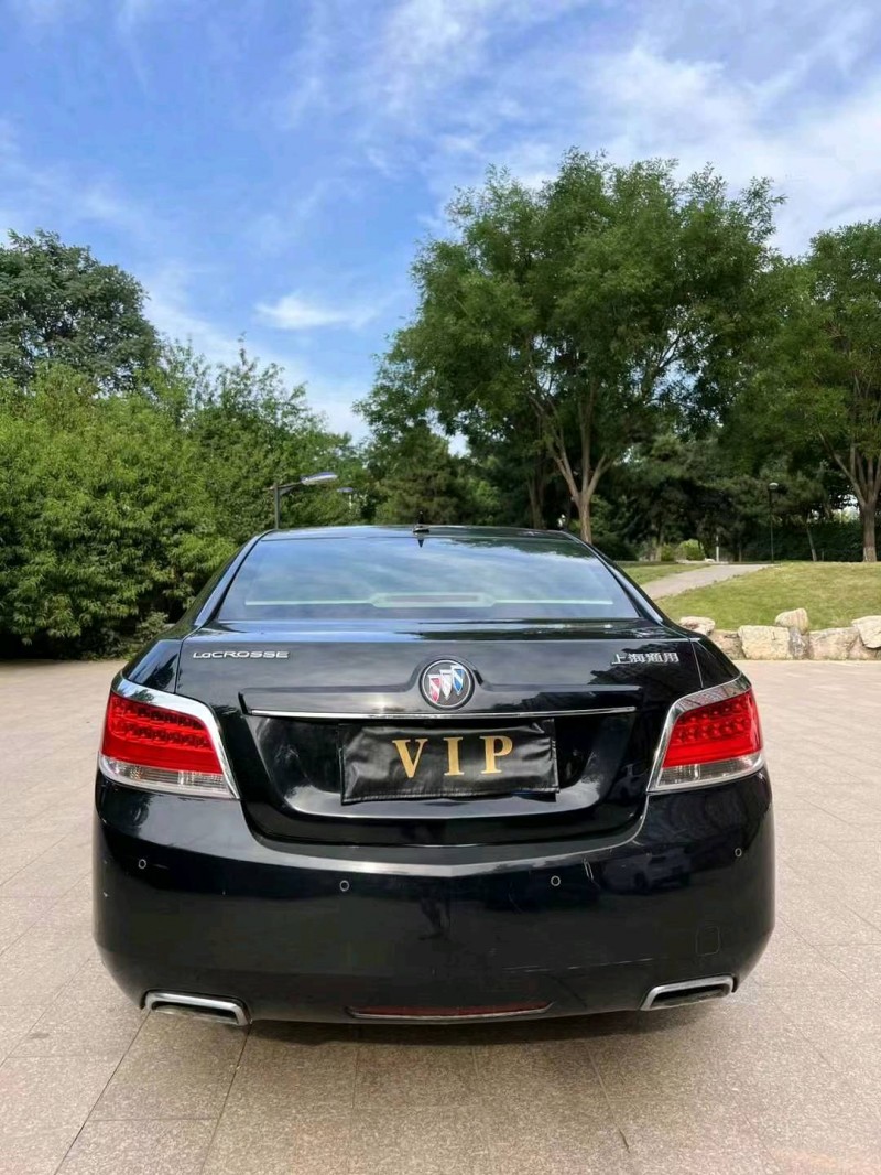 邢台13年别克君越9