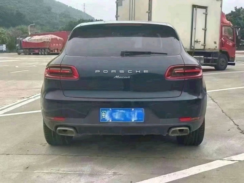 三明17年保時捷Macan4