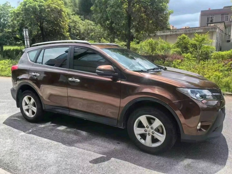 桂林14年豐田RAV4榮放5
