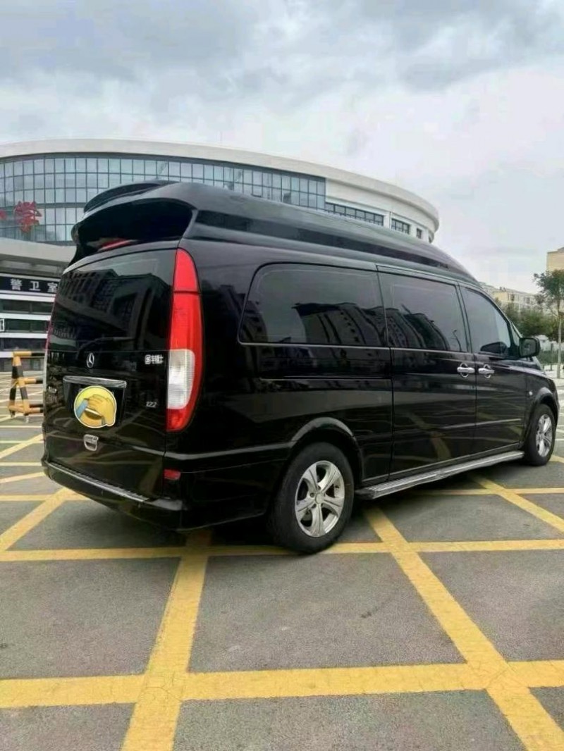 保定14年奔驰威霆5