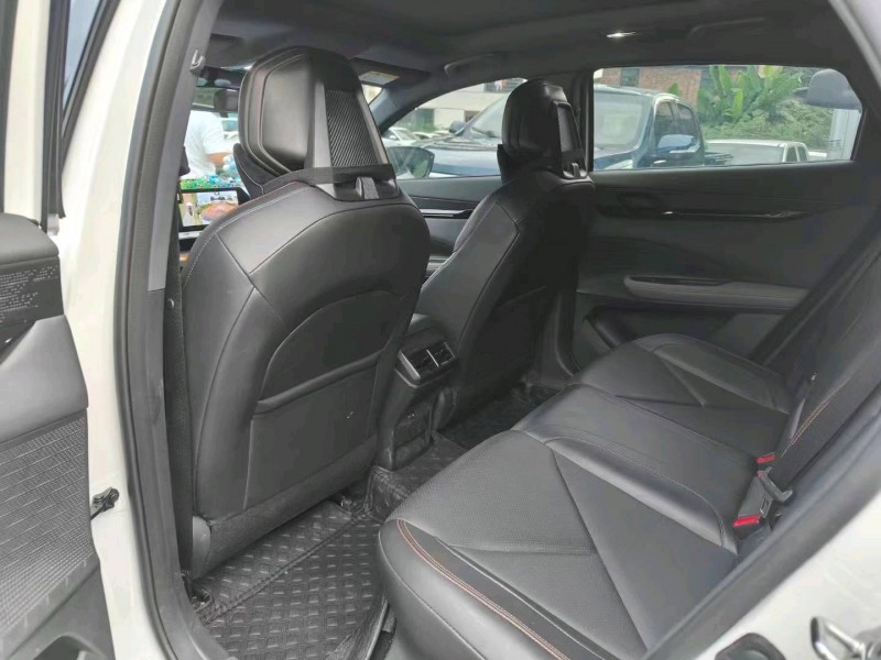 保定22年长安汽车UNI-V6