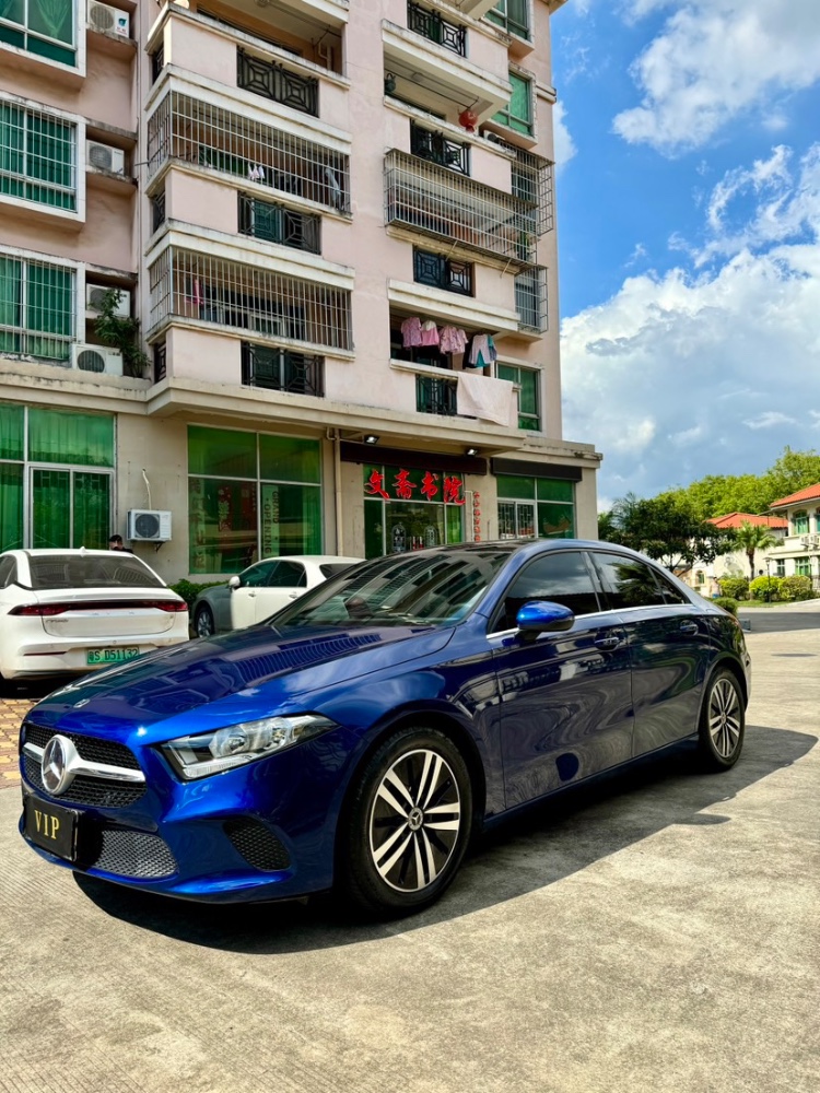东莞21年奔驰A3