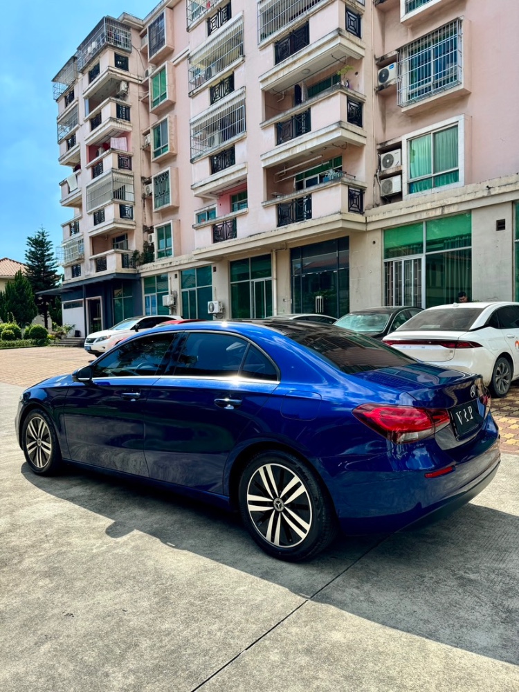 东莞21年奔驰A4