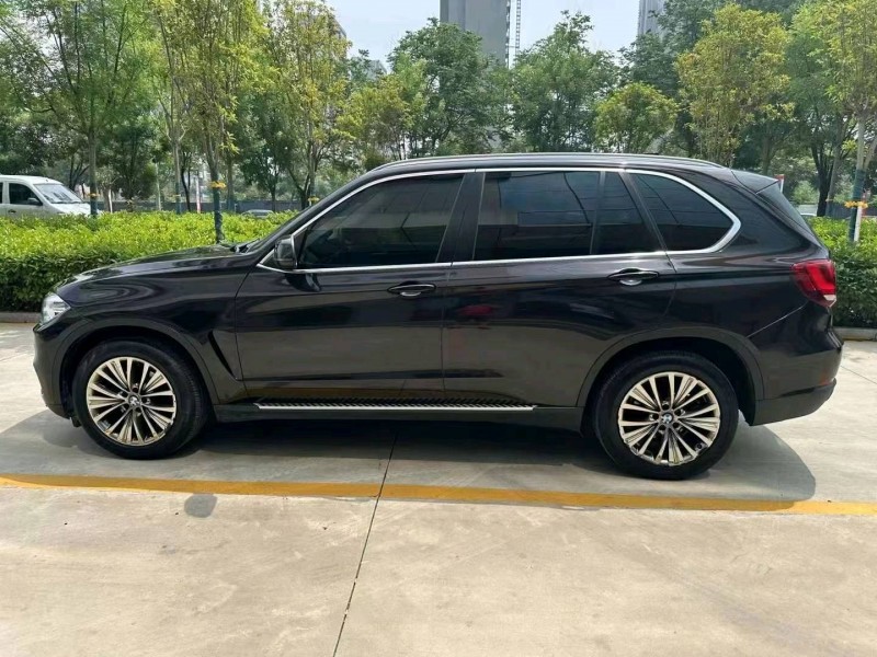 济宁15年宝马X57
