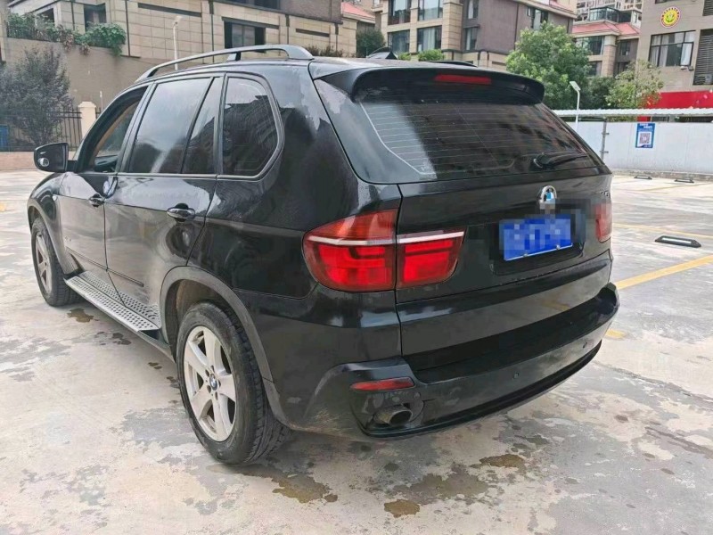 济宁10年宝马X58
