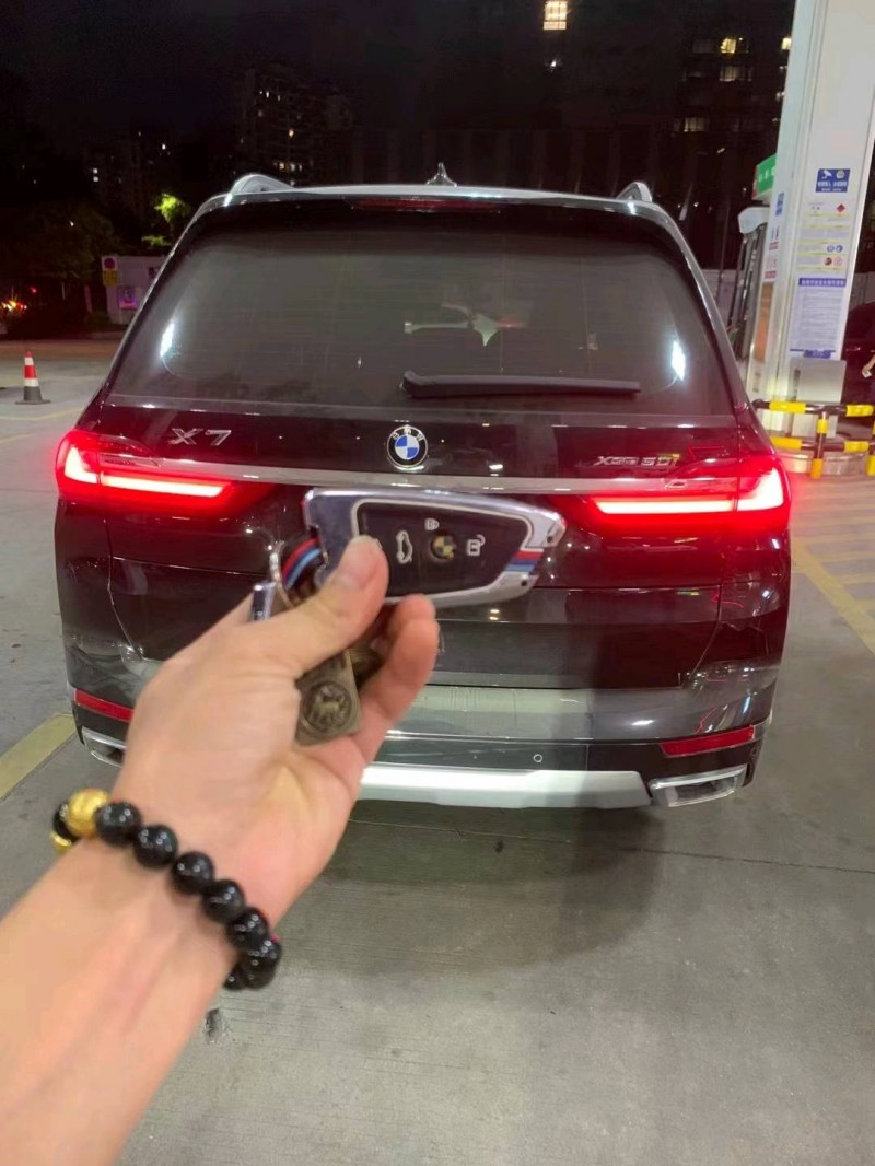 广州19年宝马X78