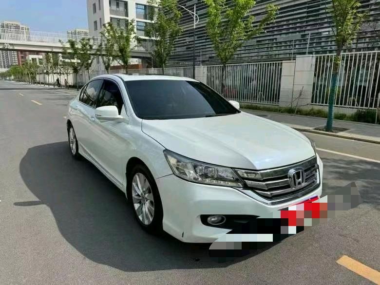 济宁14年本田雅阁2