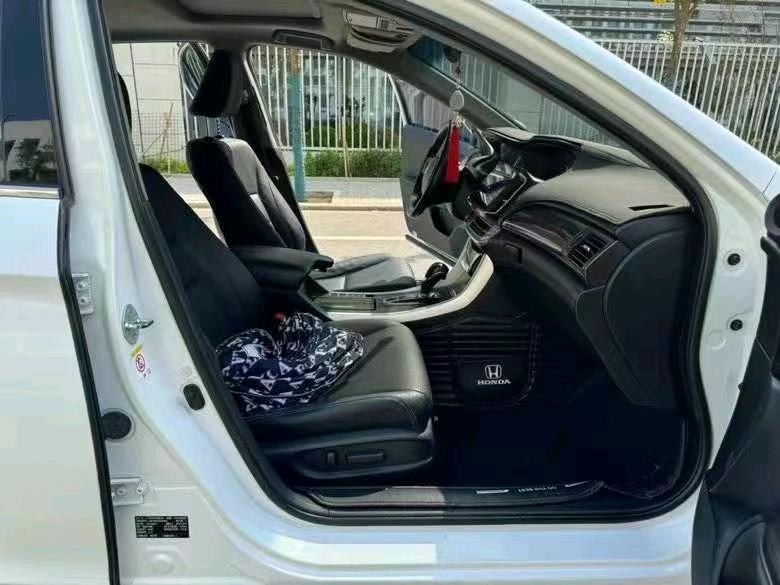 济宁14年本田雅阁5