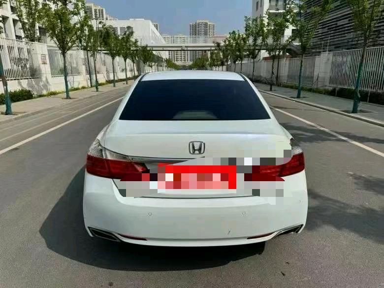 济宁14年本田雅阁9