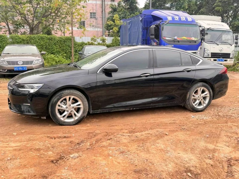 广州21年别克君威4