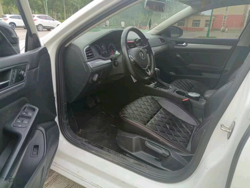 济南19年大众凌渡8