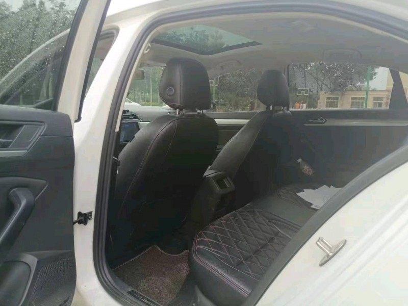 济南19年大众凌渡9