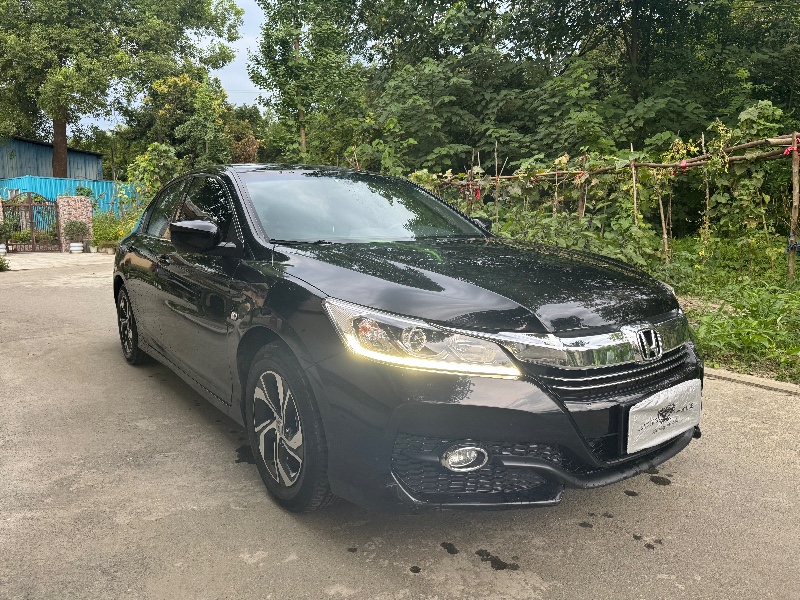 成都18年本田雅阁1