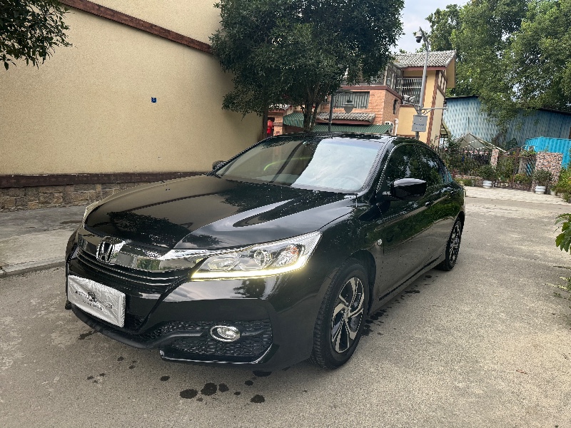 成都18年本田雅阁3