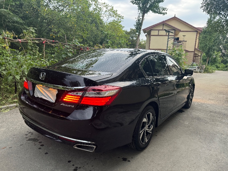 成都18年本田雅阁6