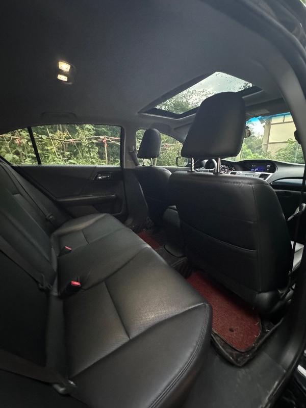 成都18年本田雅阁7