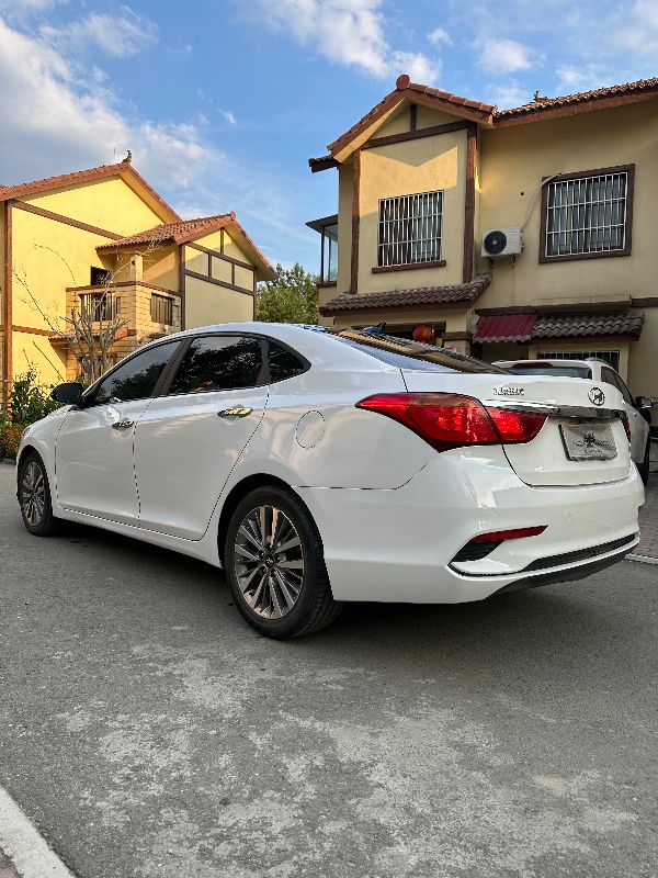 成都17年现代名图4