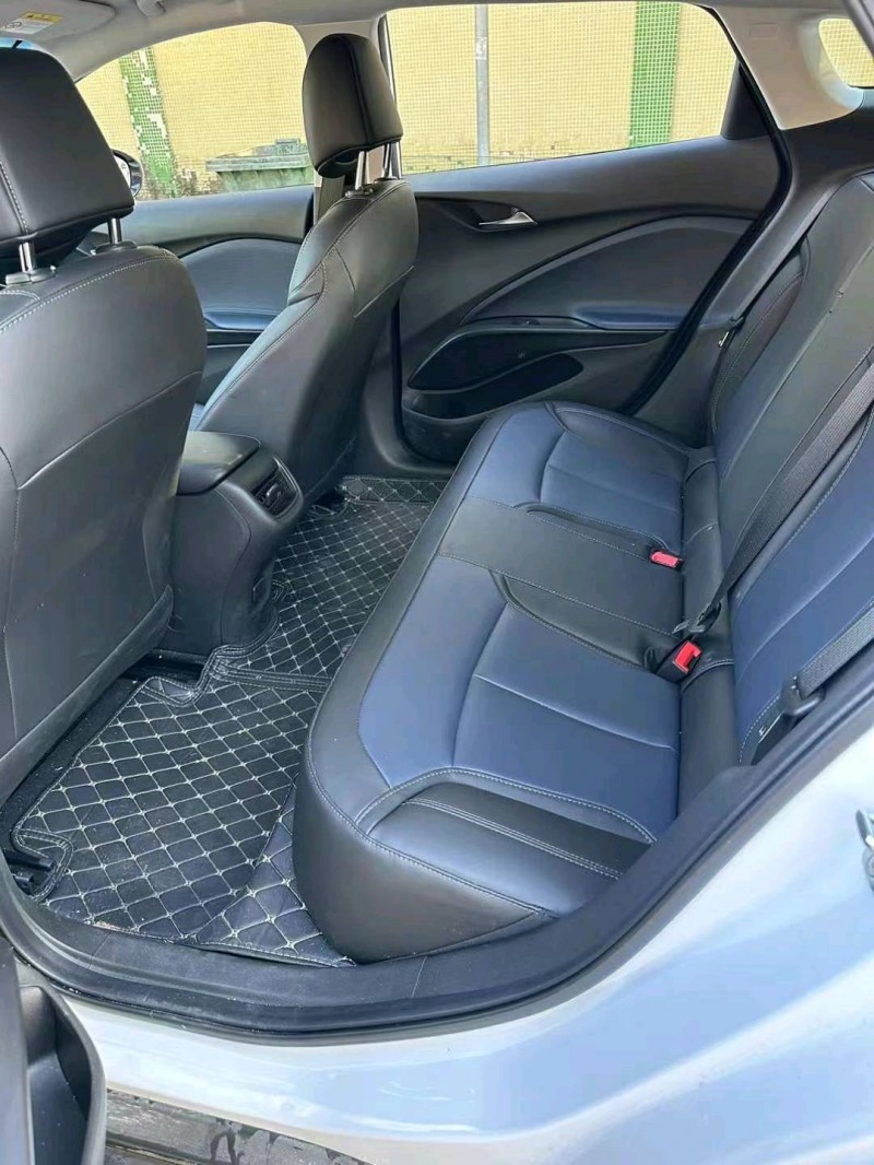 中山24年别克微蓝5