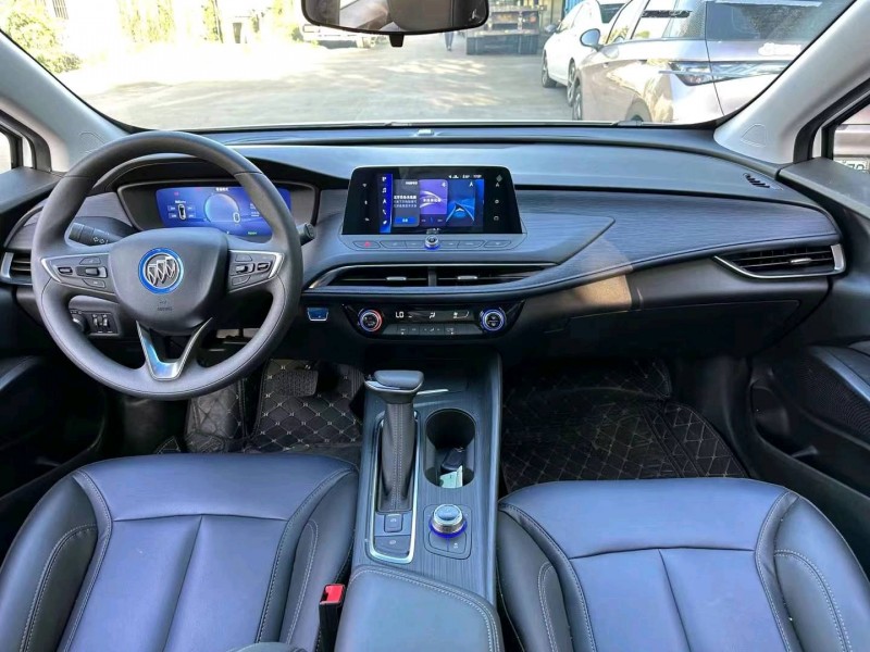 中山24年别克微蓝6