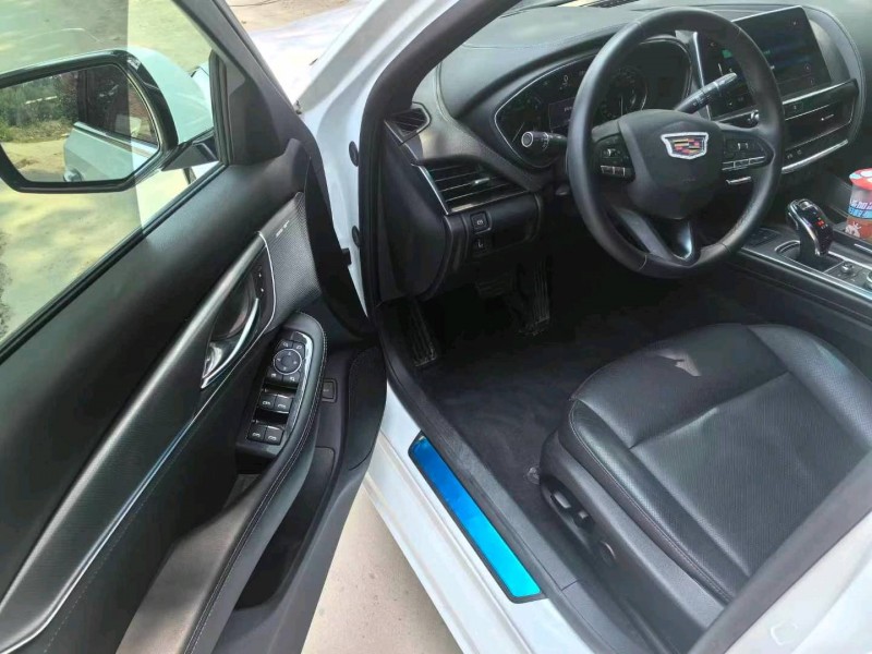 保定20年凯迪拉克CT59