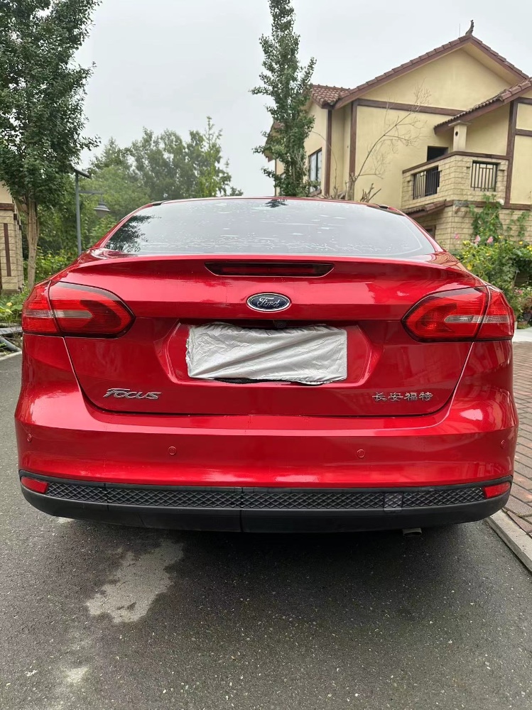 成都17年福特福克斯5