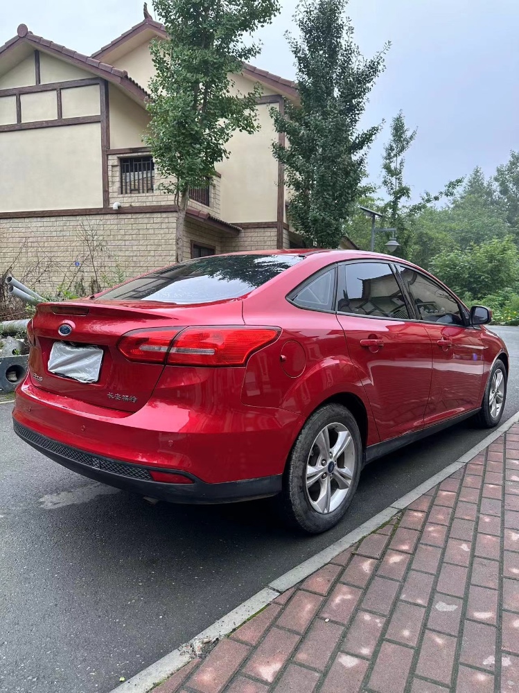 成都17年福特福克斯6