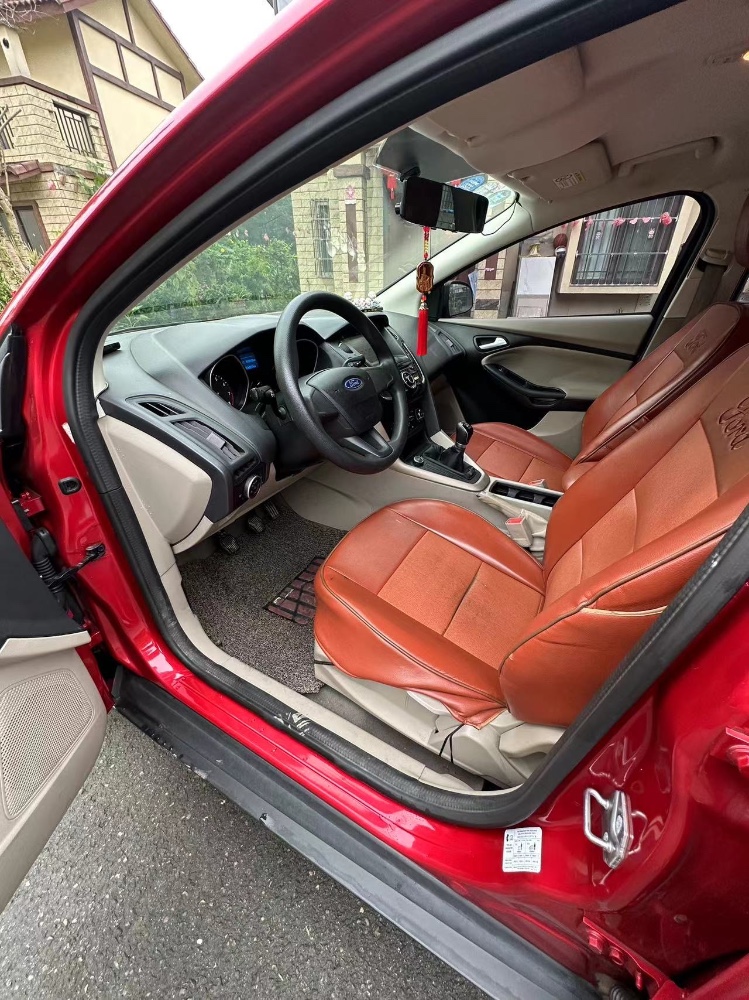 成都17年福特福克斯7