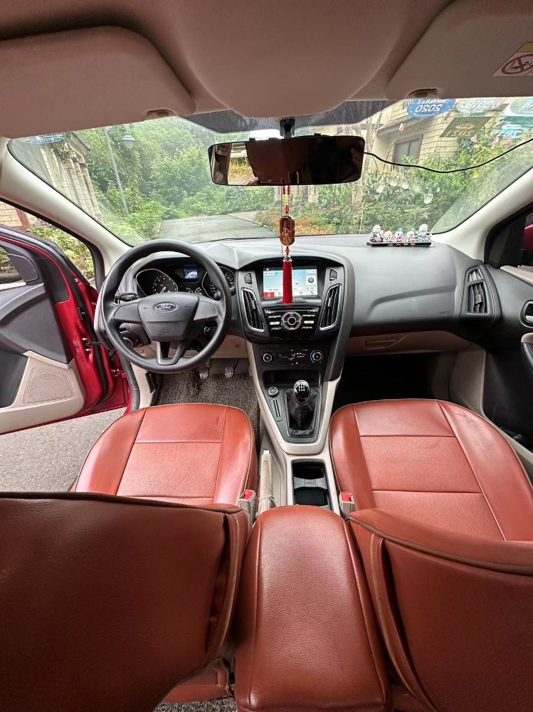 成都17年福特福克斯9