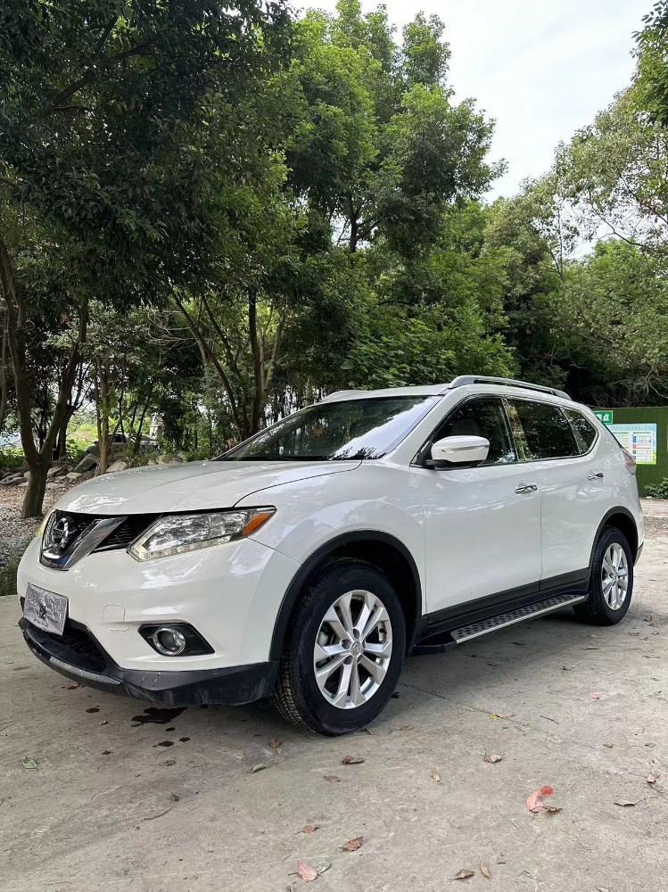 成都15年日产奇骏3