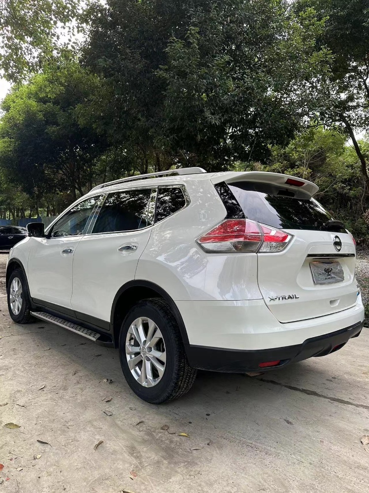 成都15年日产奇骏4