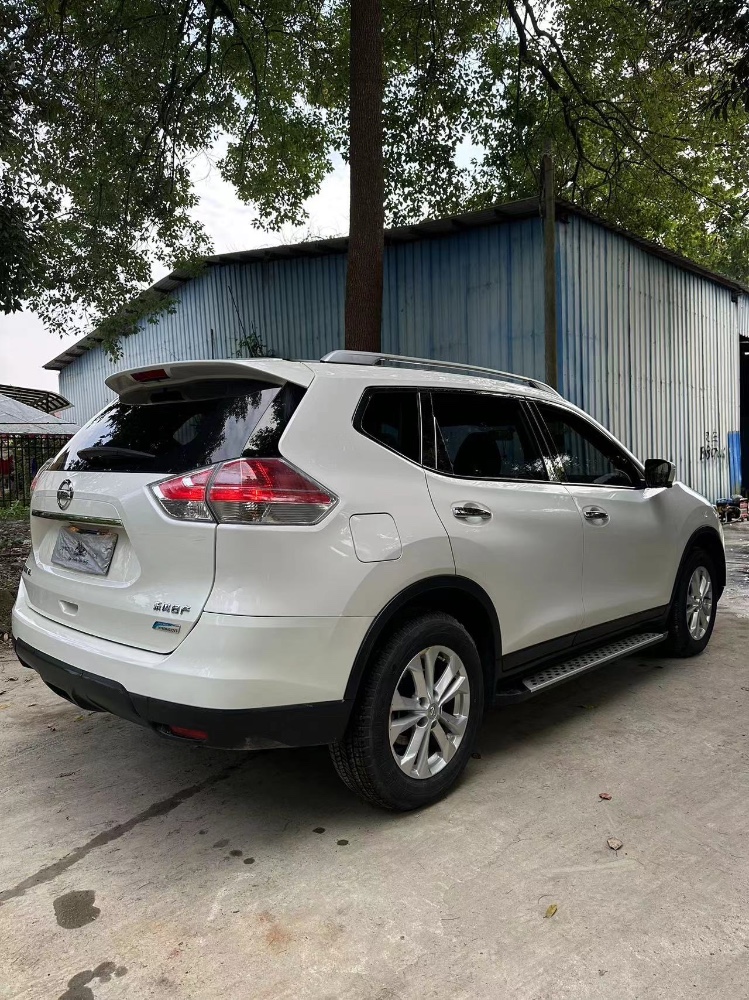 成都15年日产奇骏6