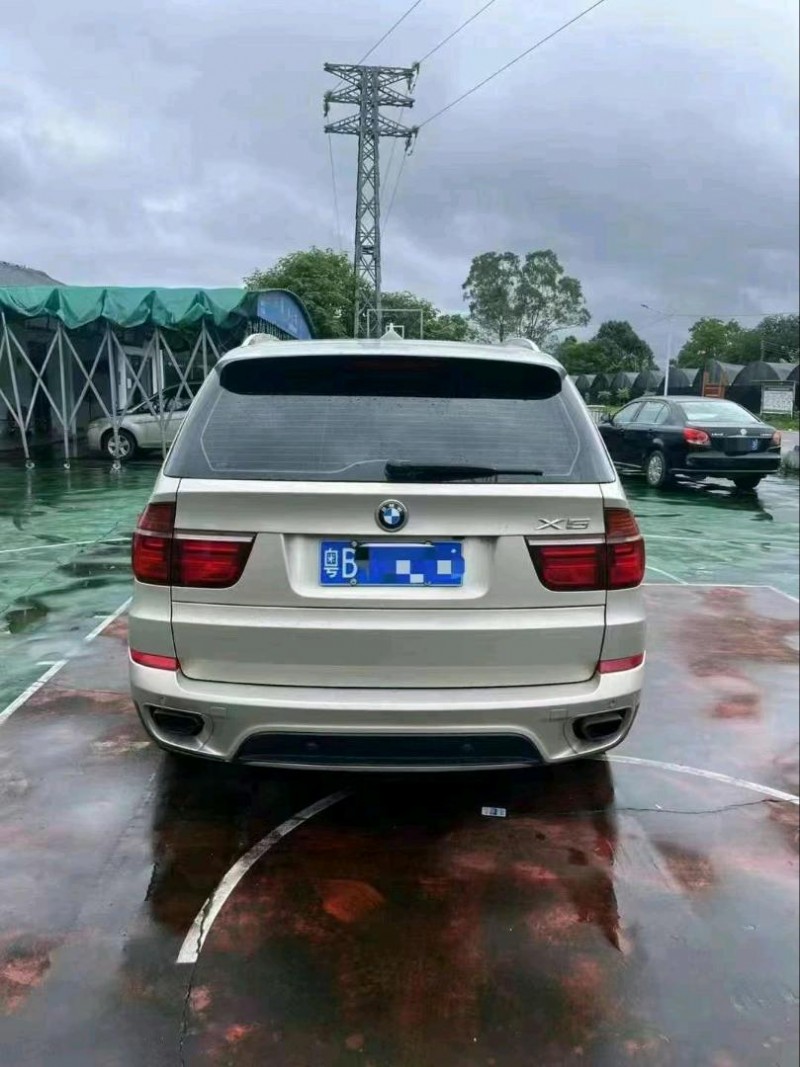 广州13年宝马X57