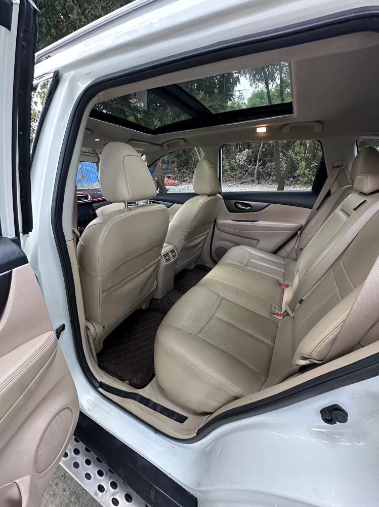 成都15年日产奇骏8