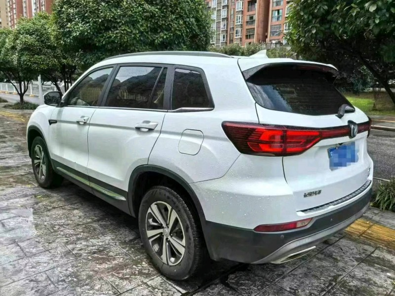 武汉19年长安汽车CS754