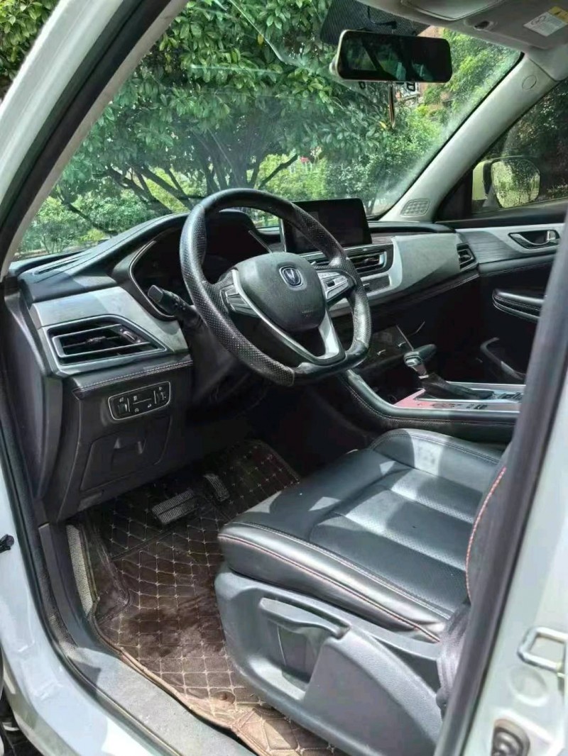 武汉19年长安汽车CS758