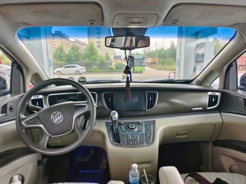 济宁13年别克GL84