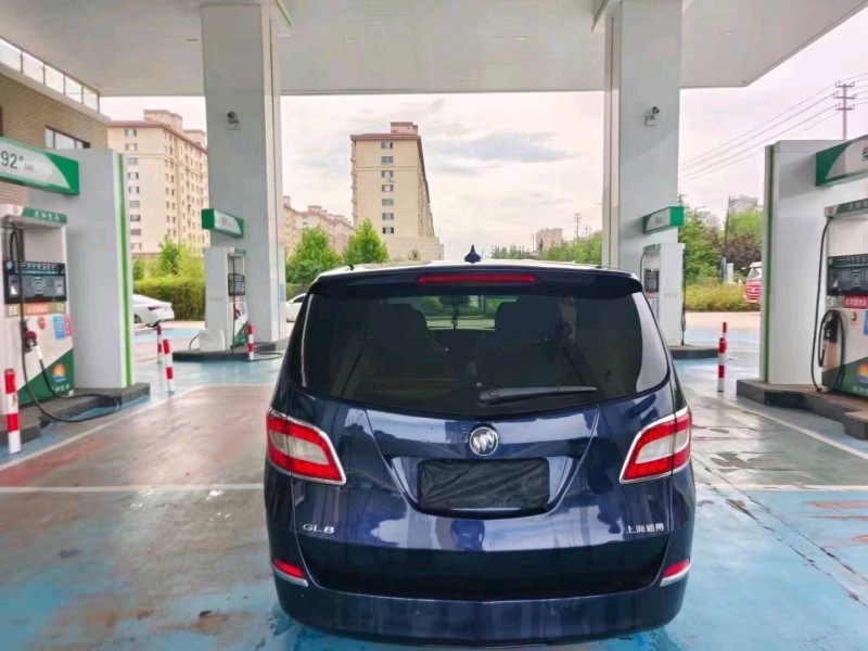 济宁13年别克GL85