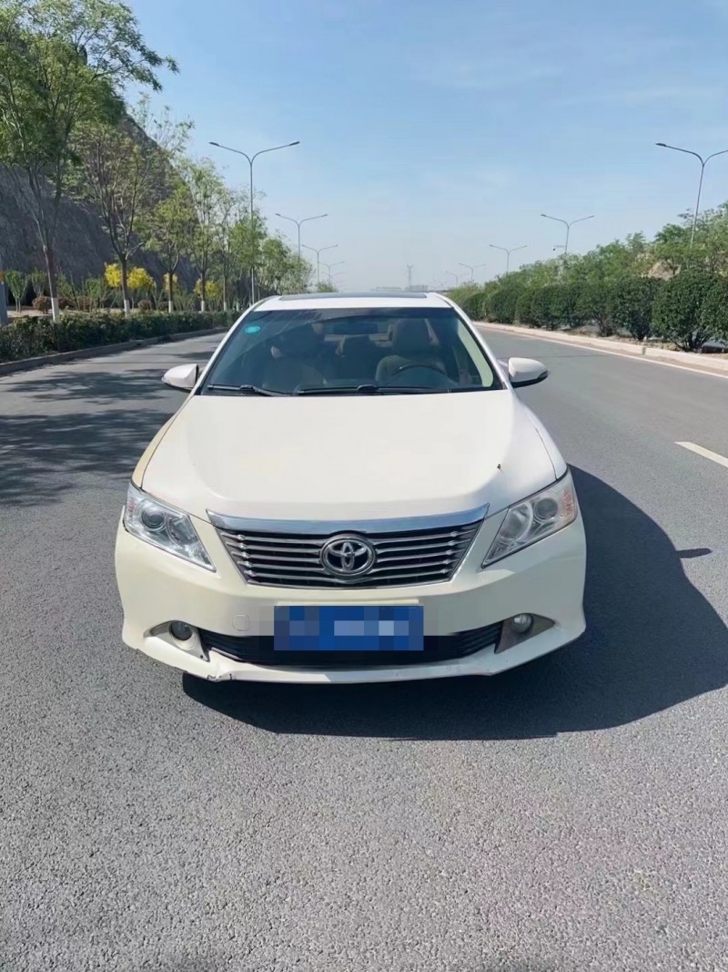 济南13年丰田凯美瑞1