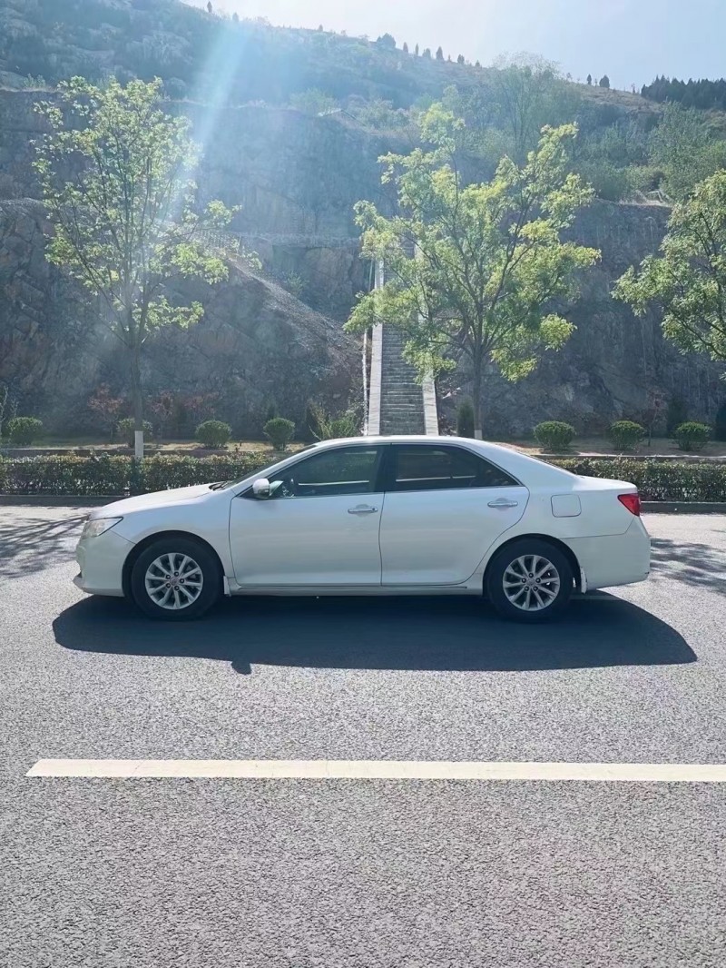 济南13年丰田凯美瑞8