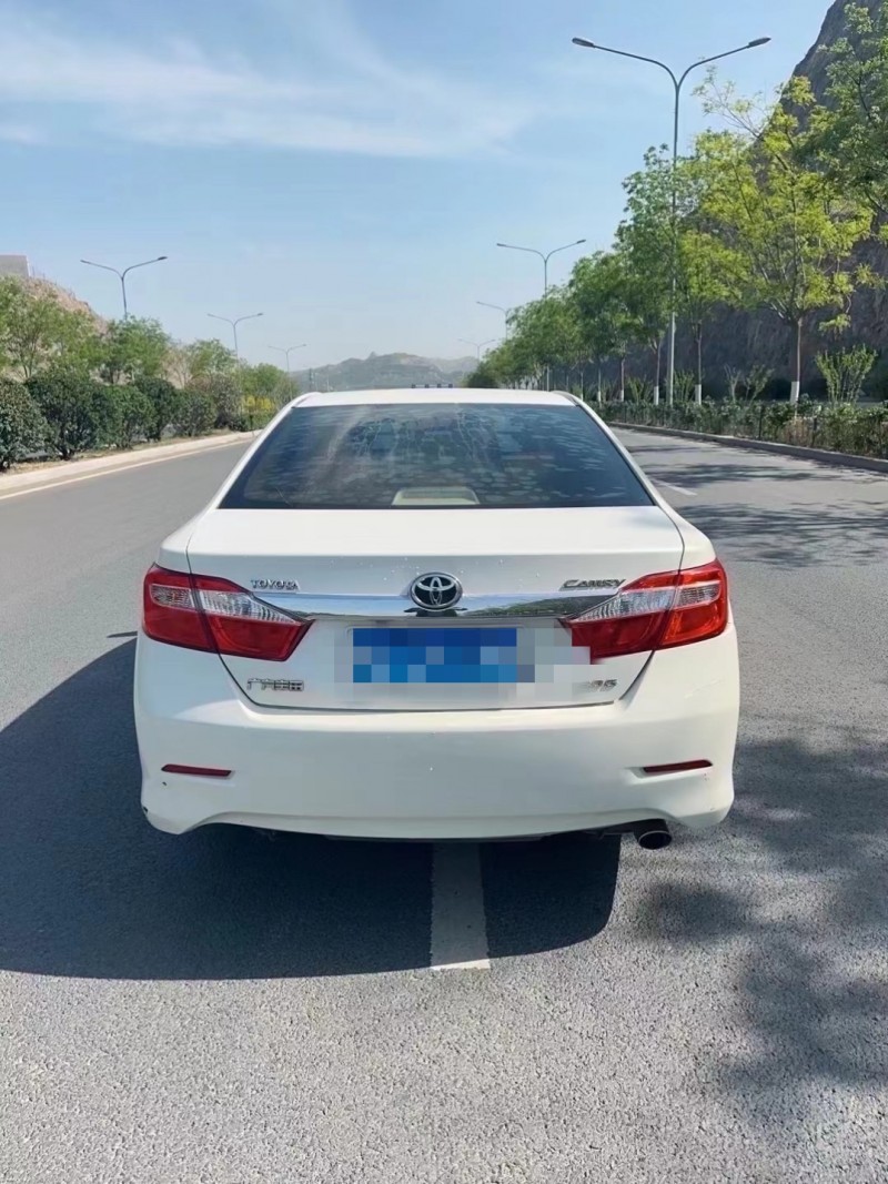 济南13年丰田凯美瑞9