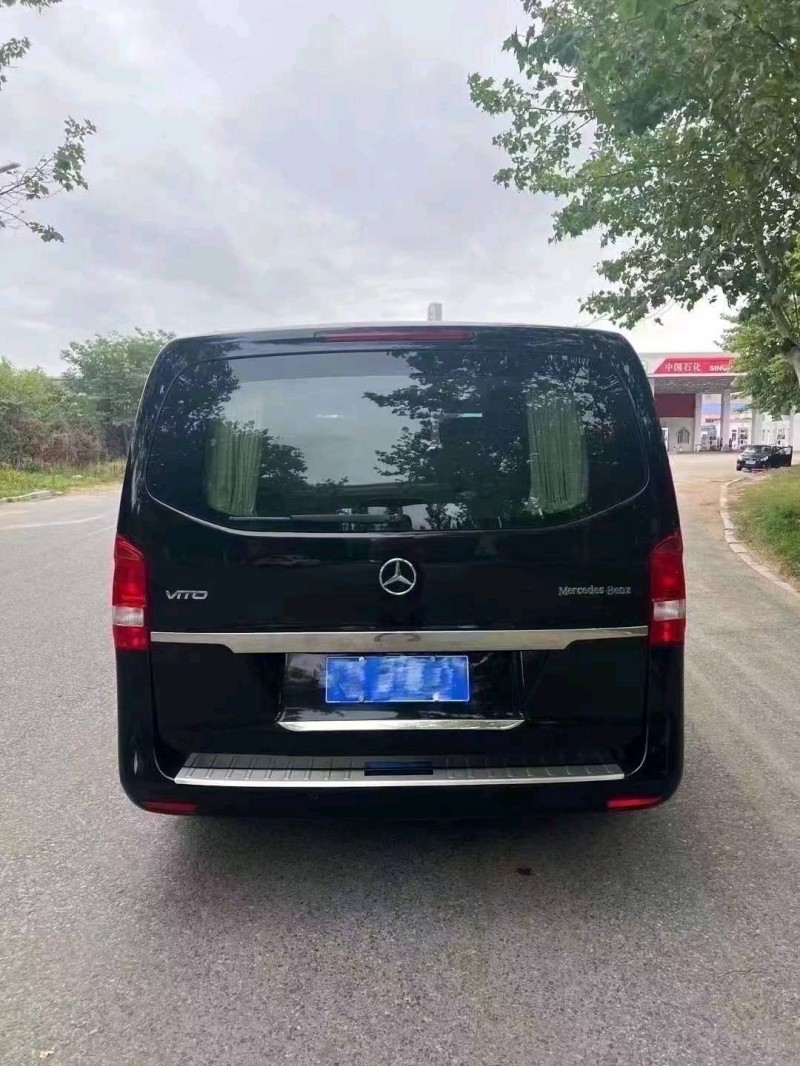 济南18年奔驰威霆5